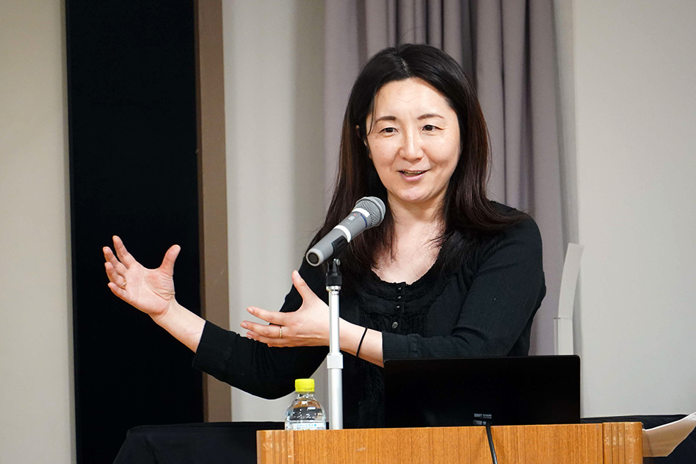 講師の阿比留さんの写真