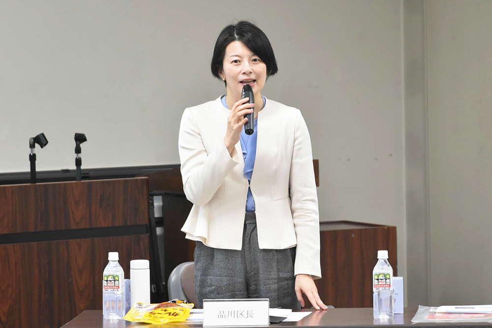 挨拶をする森澤区長の写真