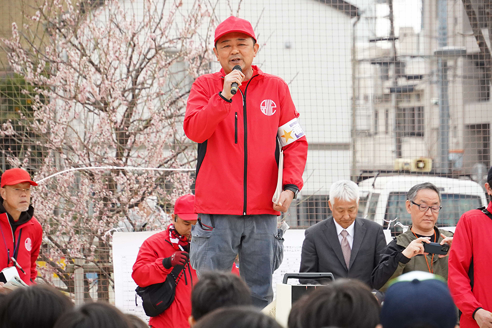 挨拶をする山崎副会長の画像
