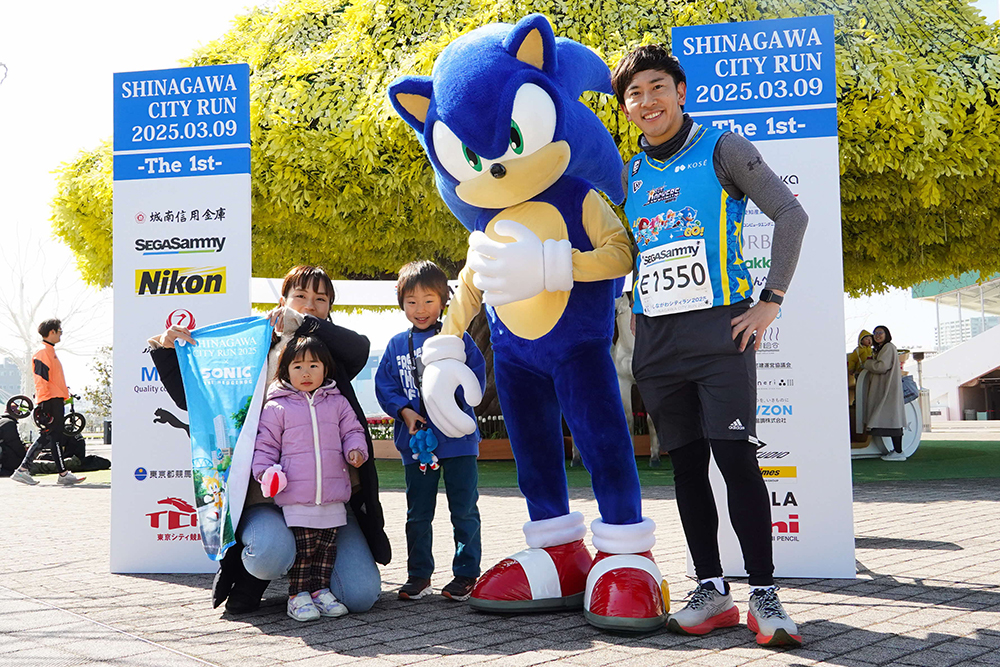 ファミリーラン1kmキャラクターとの写真