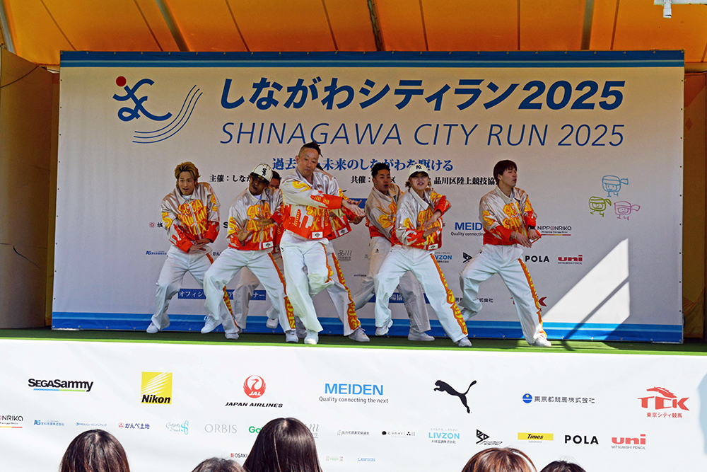 SEGA- 2 -SAMMY LUXのダンスの写真