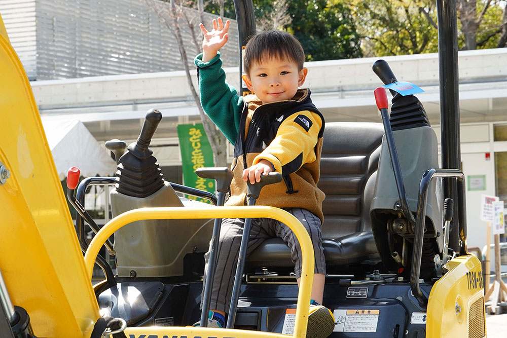 ショベルカー乗車体験の写真