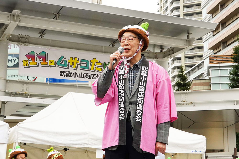 実行委員長が挨拶をしている写真