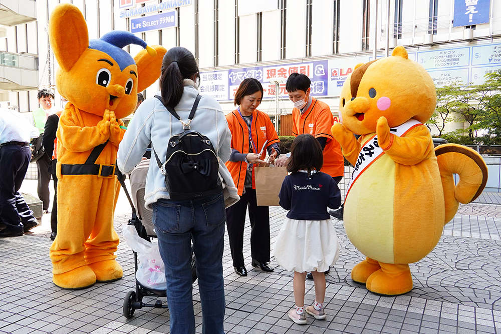 ピーポくんとくるみちゃんの写真