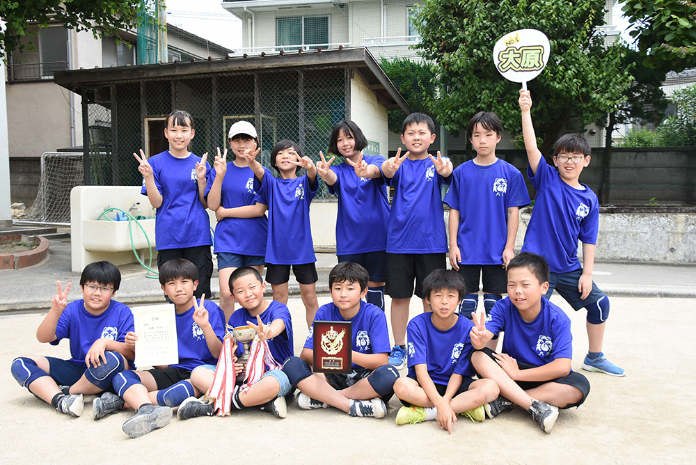 優勝チームの画像