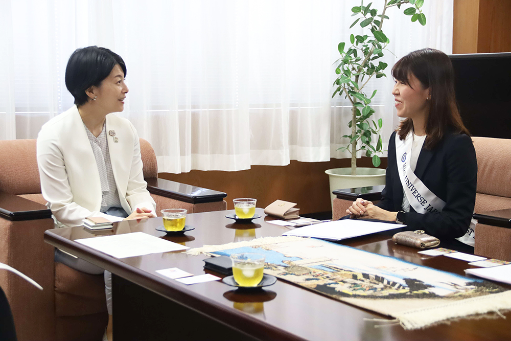 森澤区長と中山さんの画像