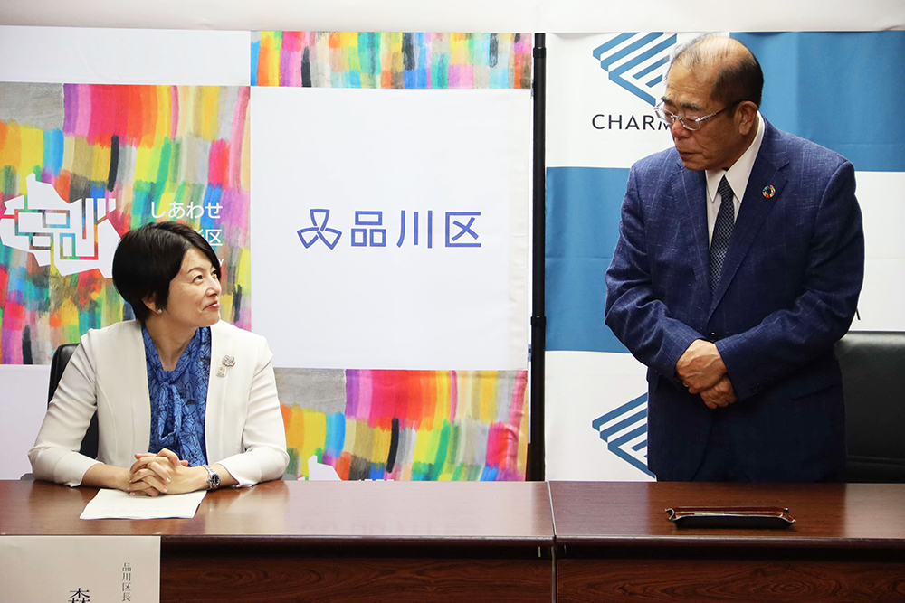 挨拶をする下村CEO
