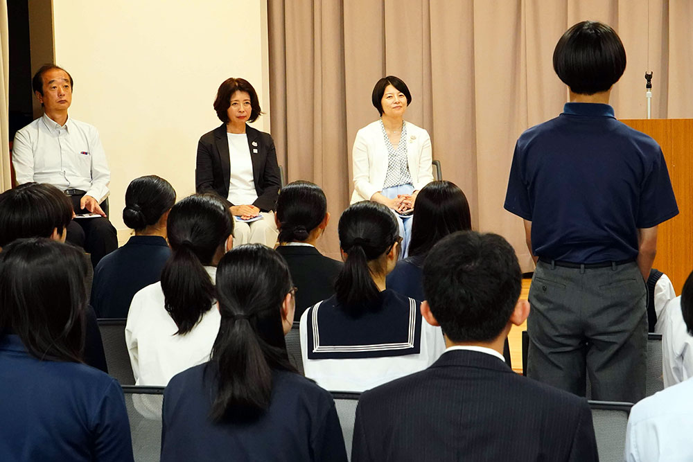 派遣生自己紹介の写真