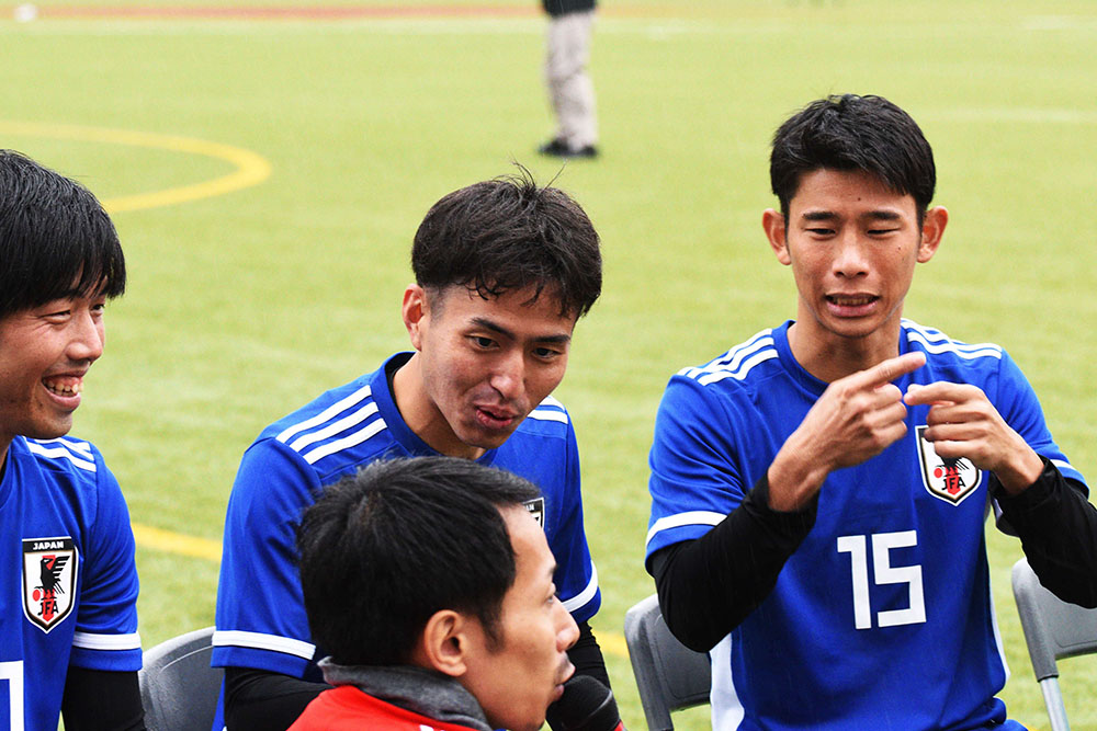 試合後の交流会の様子