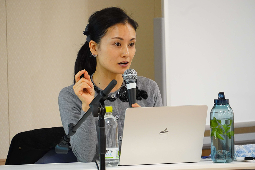 山口さんの講演の様子の写真