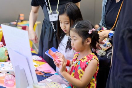 エシカルカフェ第3回_選んでいる参加者