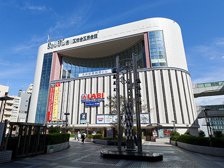 きゅりあん正面