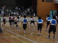 体育館での試合の様子