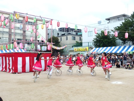 ユニサイクルクラブ冨士見台によるユニサイクルダンス