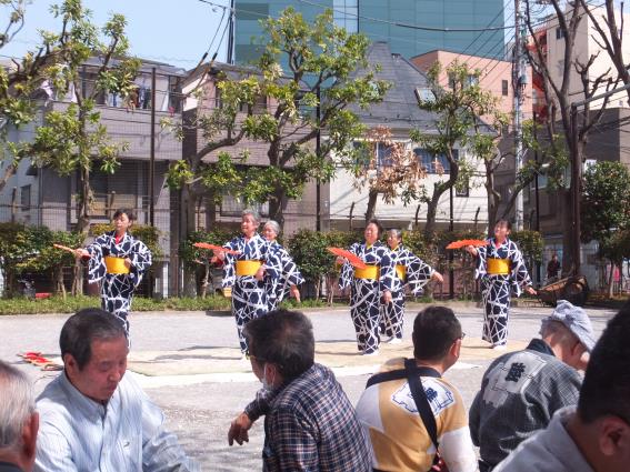 大井森下町会の踊り