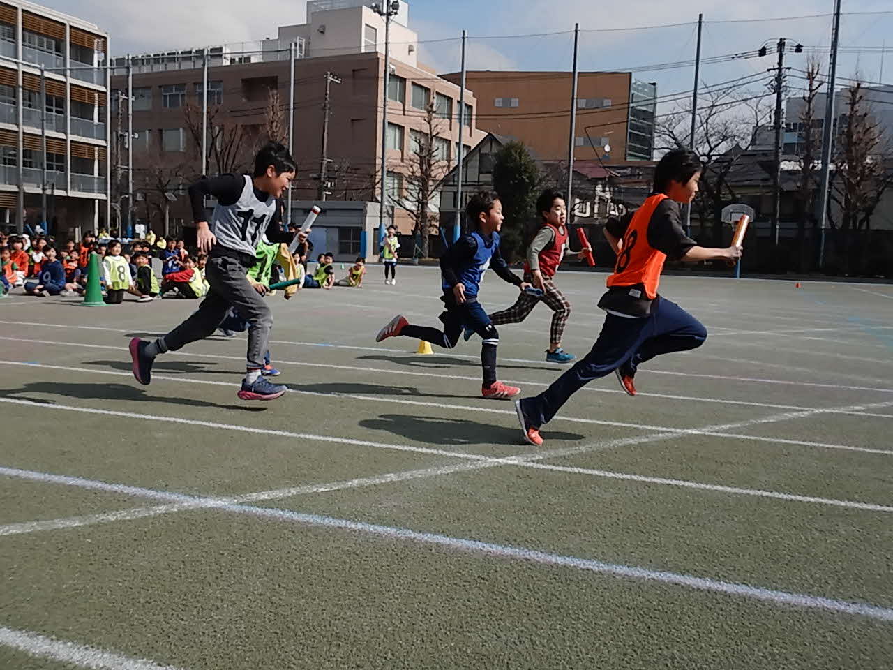 リレーでスタートダッシュ