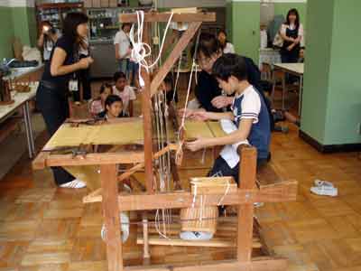 杜松小 市民科で草木染め