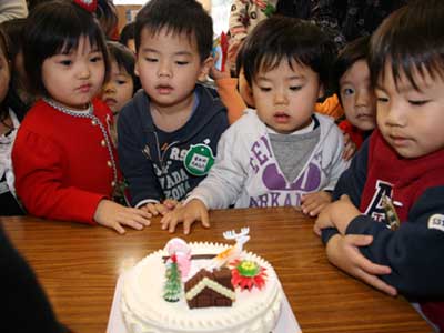 いすゞ自動車からクリスマスケーキ