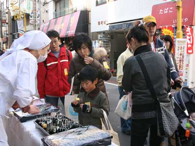 つまみ食いウオーク（荏原町商店街）