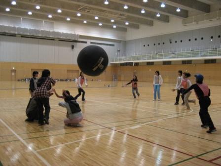 ソフトバレー大会・キンボール体験