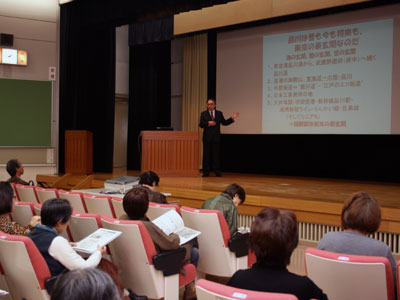 シルバー大学で濱野区長が講義