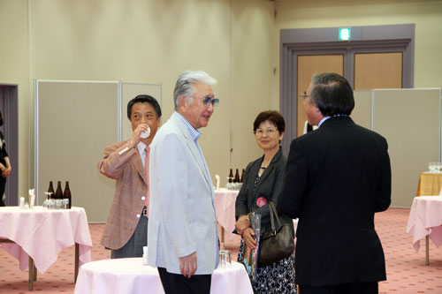 劇団四季浅利さん（左）と濱野区長