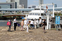 220727新東京丸への乗船風景