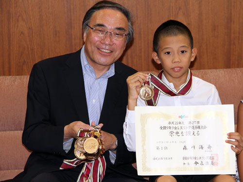 レスリング森川さん5連覇区長報告