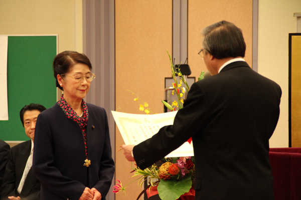 功労者表彰(片桐会長)