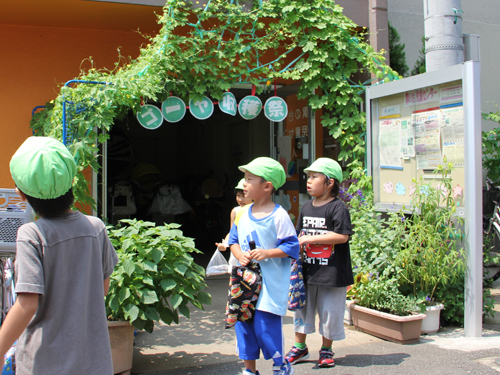 旗の台児童センター　ゴーヤ収穫祭開催