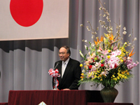 来賓の挨拶をする濱野区長