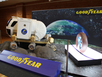 月面探査車の模型
