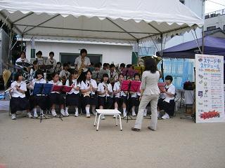 開会を飾った中学校の吹奏楽演奏
