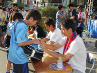 FC東京の選手らによるサイン会