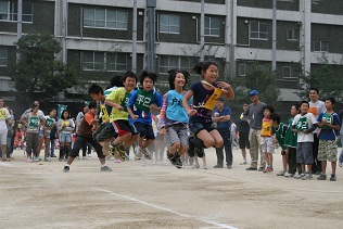 地域の小中学校の対抗縄跳び