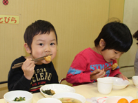 ゆたか保育園で年末餅つき