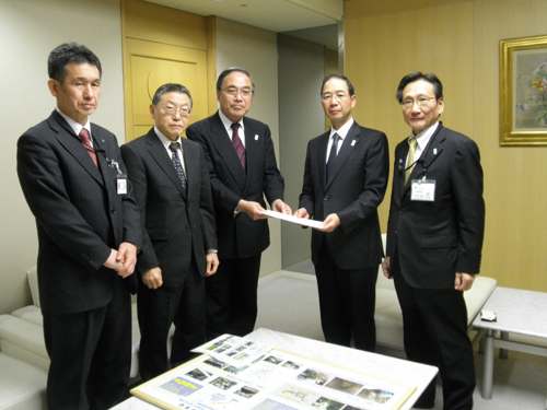 下水道事業促進に関する要望書を東京都へ提出1