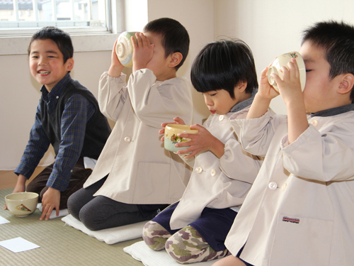 大井保育園で新春初釜