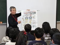 伊藤小学校 68年前の卒業生が6年生に戦争体験語る
