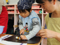 伊藤幼稚園で大根収穫　おでんパーティー開催