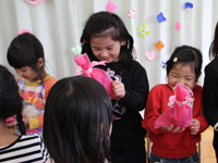 伊藤幼稚園で大根収穫 おでんパーティー開催