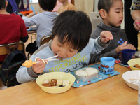 伊藤幼稚園で大根収穫 おでんパーティー開催