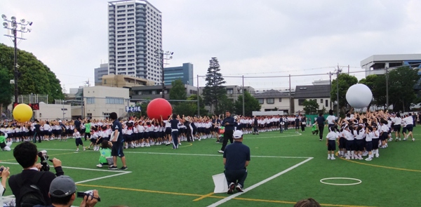 豊葉の杜学園第1回体育祭（大玉送り）