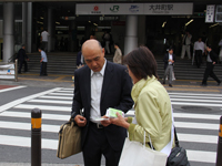 「消費者の日」　大井町駅前での街頭啓発