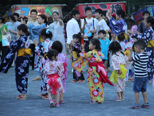 子どもたちの盆踊り