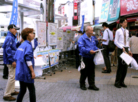 街頭で食中毒予防をピーアール