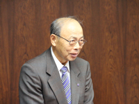 報告する伊藤会長