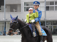 台場幼稚園　交通安全指導＆園児が馬に騎乗