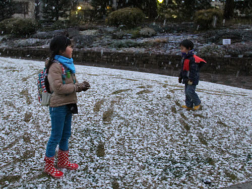 雪遊び