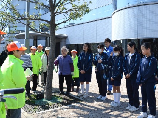 みどりと花のボランティア(二葉2)中島会長あいさつ